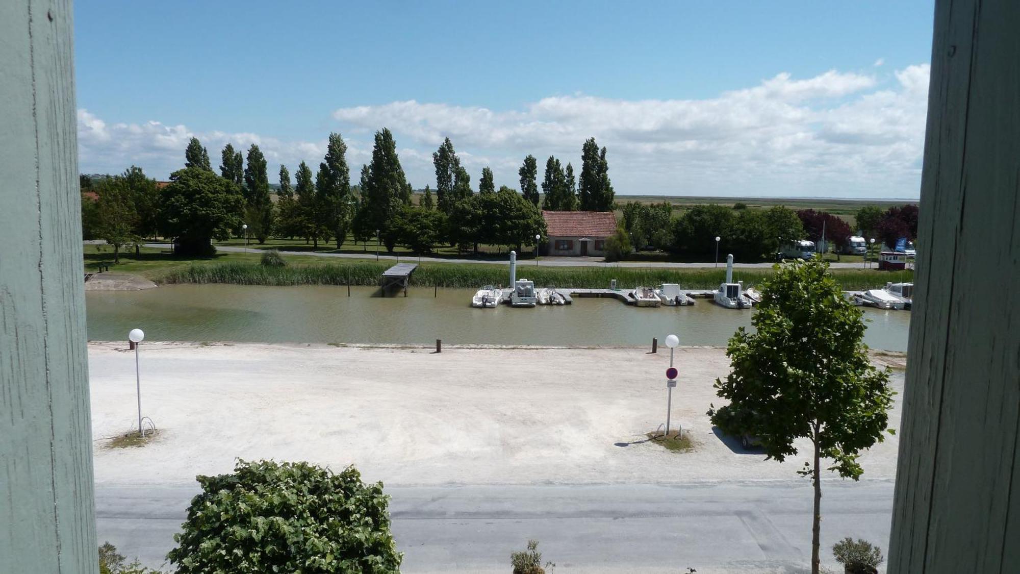 Le Domaine Du Meunier Gasthof Mortagne-sur-Gironde
